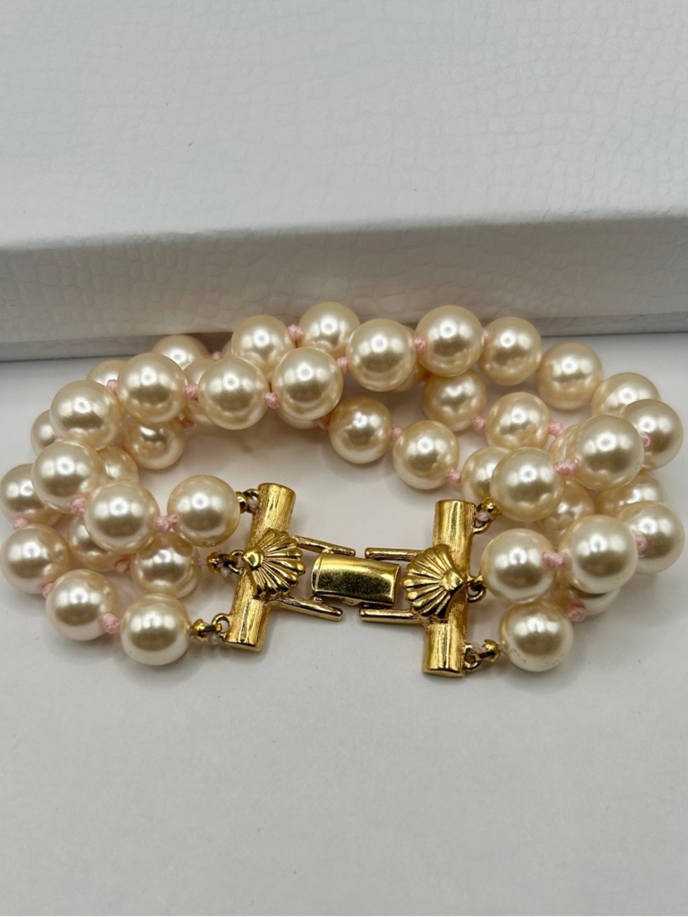 1980’s Richelieu Pink Pearl 10mm Triple Strand Bracelet 10k Gold Clasp - Picture 12 of 16